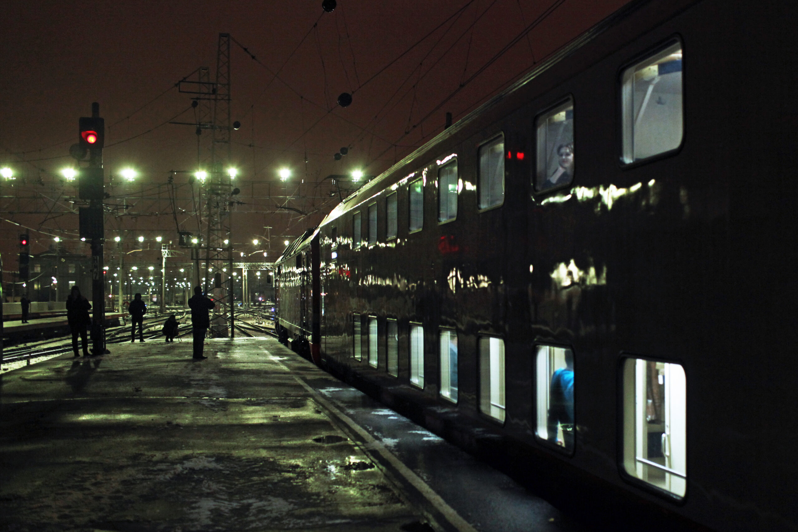 Ночной экспресс Москва Санкт-Петербург. Ночной экспресс поезд Санкт-Петербург. Поезд ночной экспресс Москва Санкт-Петербург. Поезд ночной Питер экспресс.