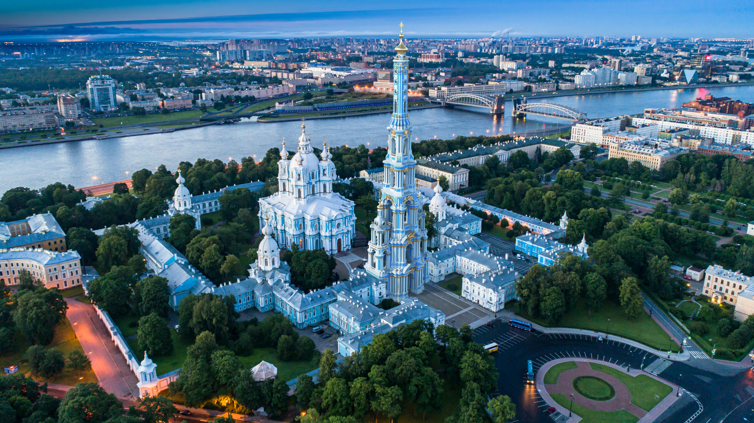 Смольный собор в Санкт-Петербурге