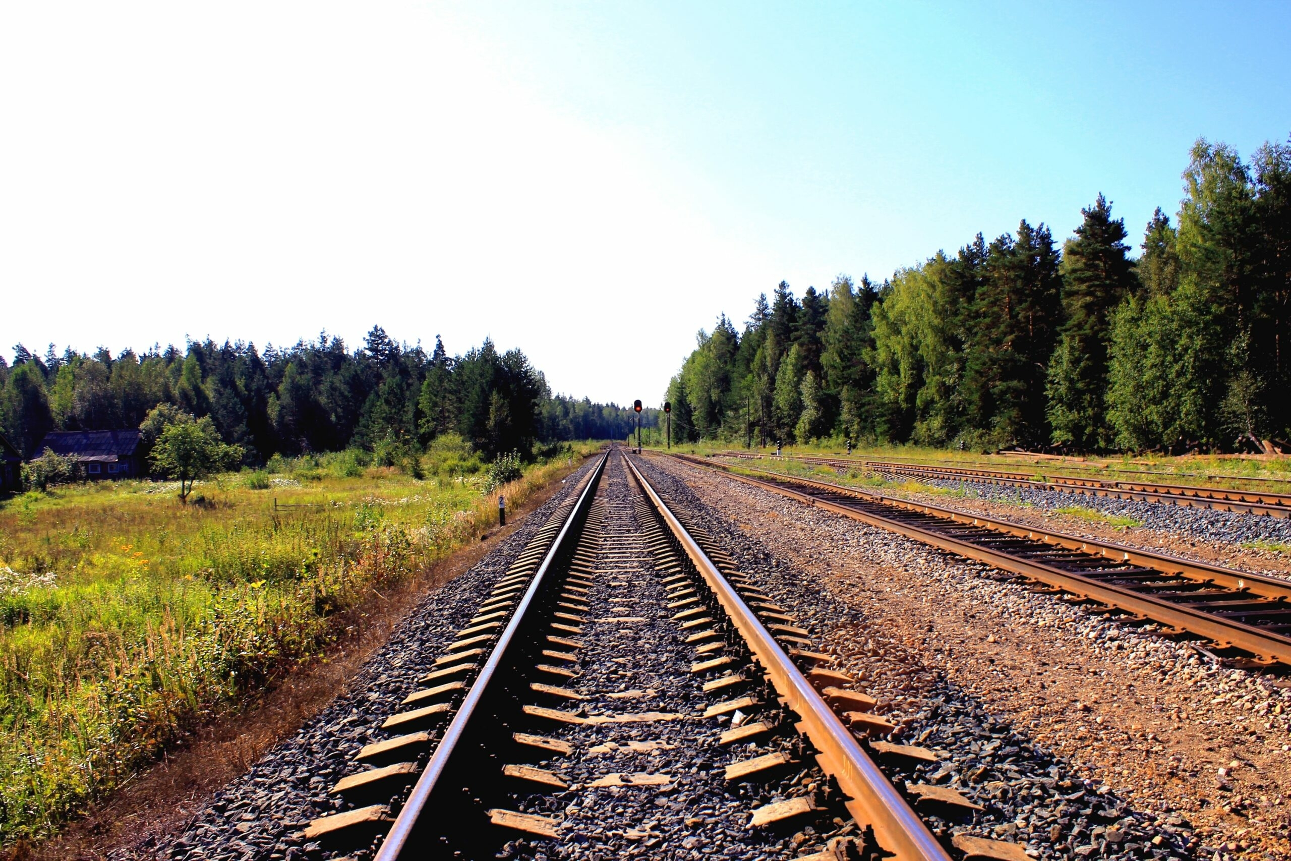 Около пути. Херсонская железная дорога. Рельсы ЖД России. Train track железная дорога. Железнодорожное полотно.