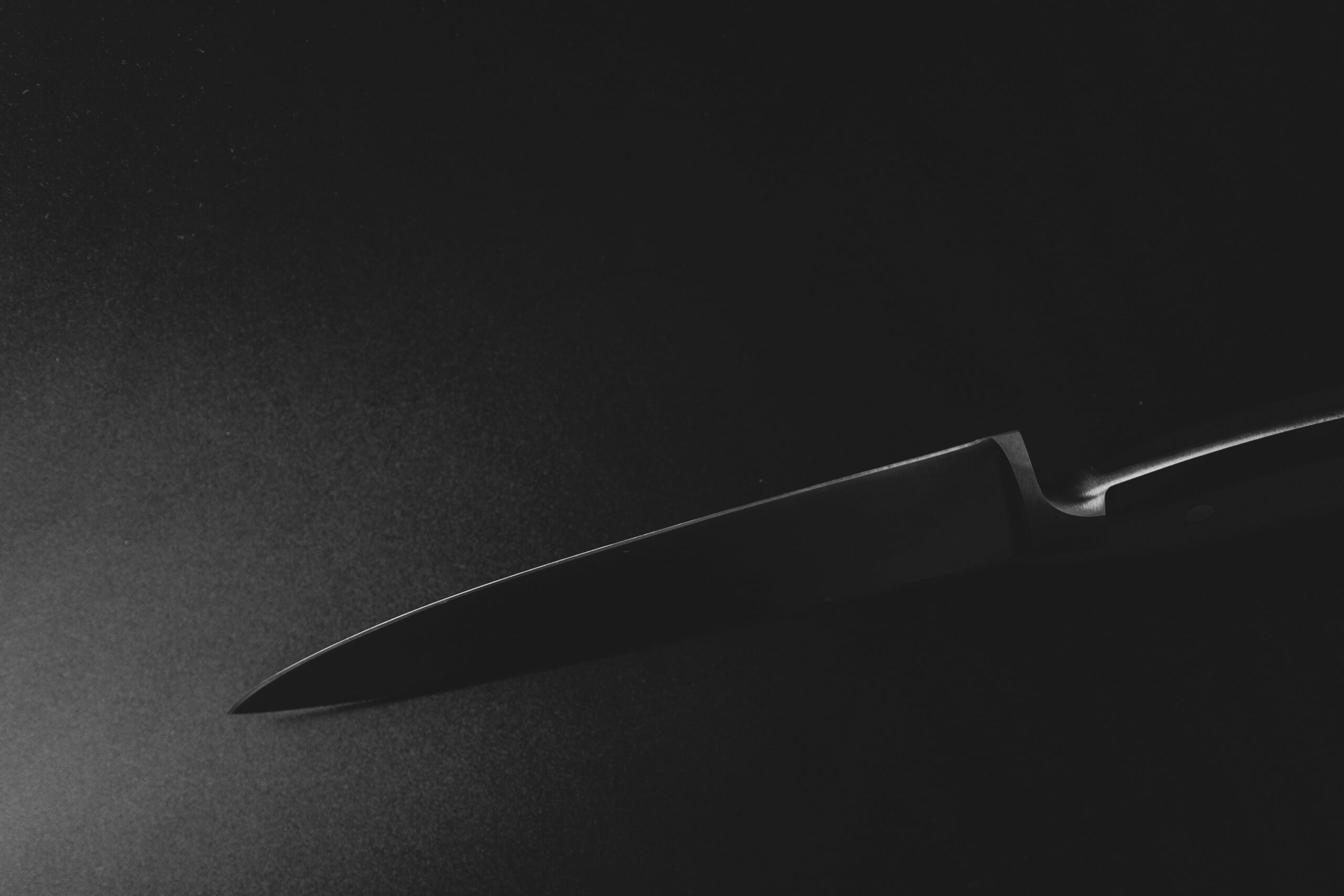 На Софийской в ходе драки едва не истек кровью раненый в шею петербуржец