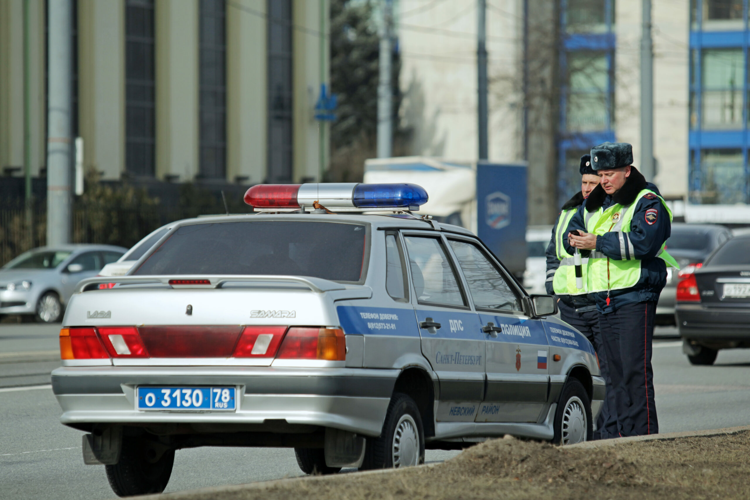 В Петербурге подросток угнал у матери BMW и взял на таран автомобиль полиции