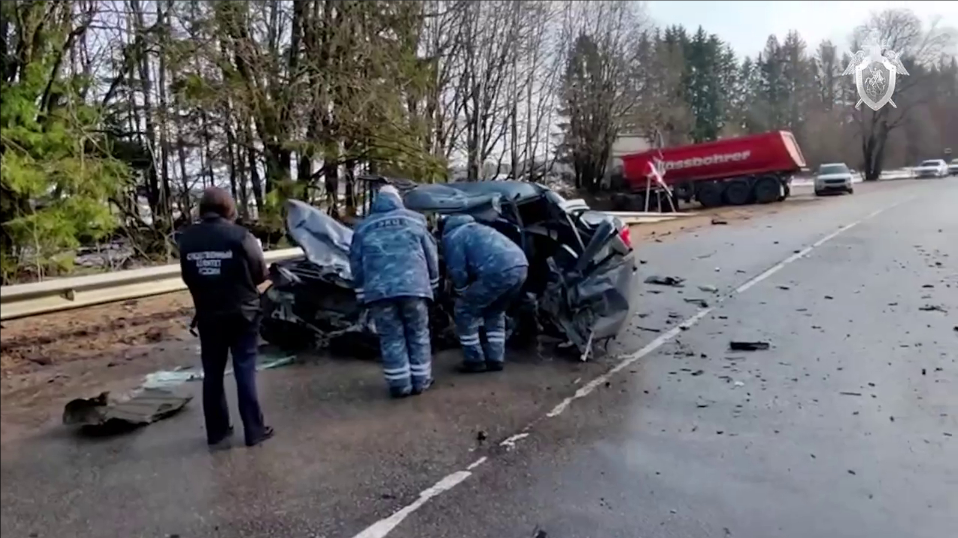 На трассе под Петербургом в ДТП с грузовиком погиб полицейский